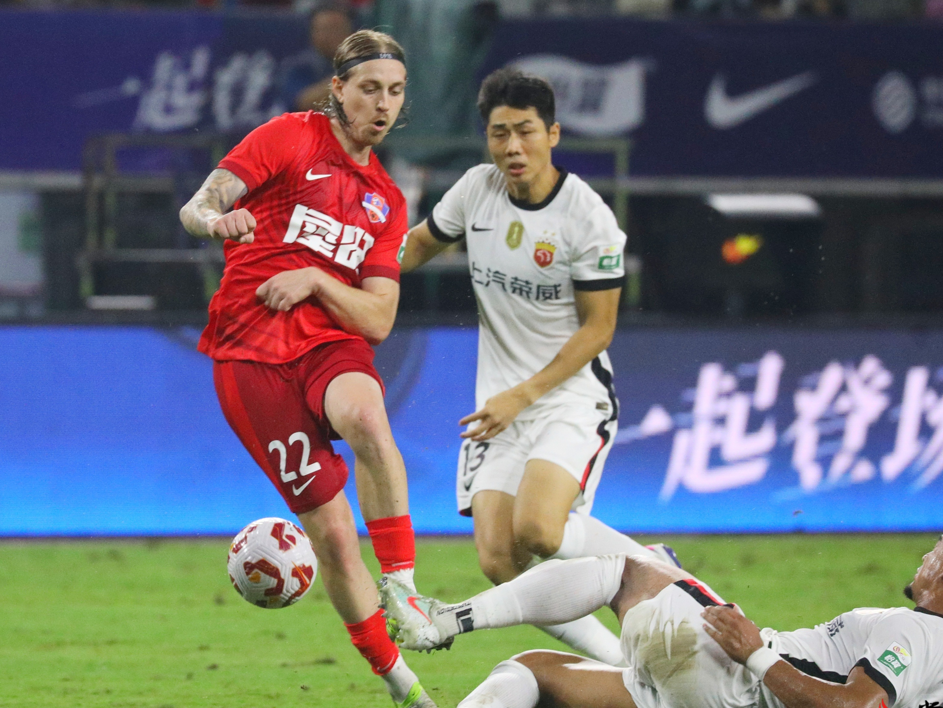 上海久事迎中超关键赛，转会期止住颓势，目标明确，训练强度明显提升的简单介绍